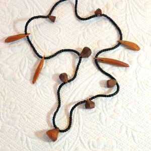 Vintage Peruvian Jungle Native Artifact Handmade Seed Necklace